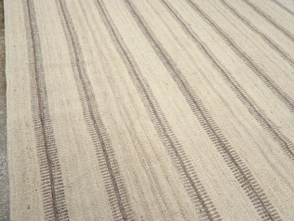 Vintage Turkish Flatweave Kilim Room Size Carpet, No.31464 - Staging