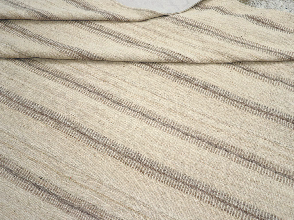 Vintage Turkish Flatweave Kilim Room Size Carpet, No.31464 - Staging