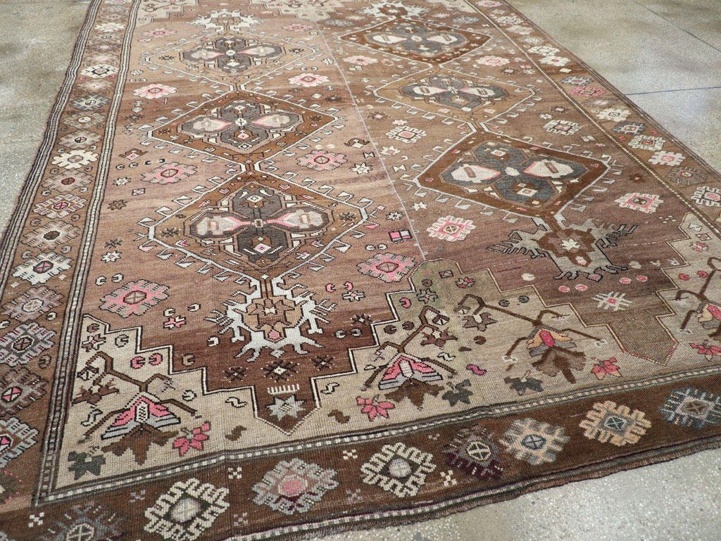 Vintage Turkish Anatolian Tribal Room Size Carpet, No.31467 - Staging