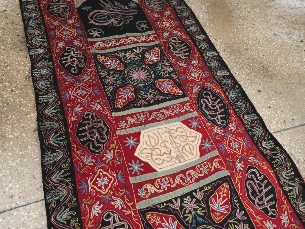 Vintage Indian Embroidered Wall Hanging Textile Runner, No.31478 - Staging