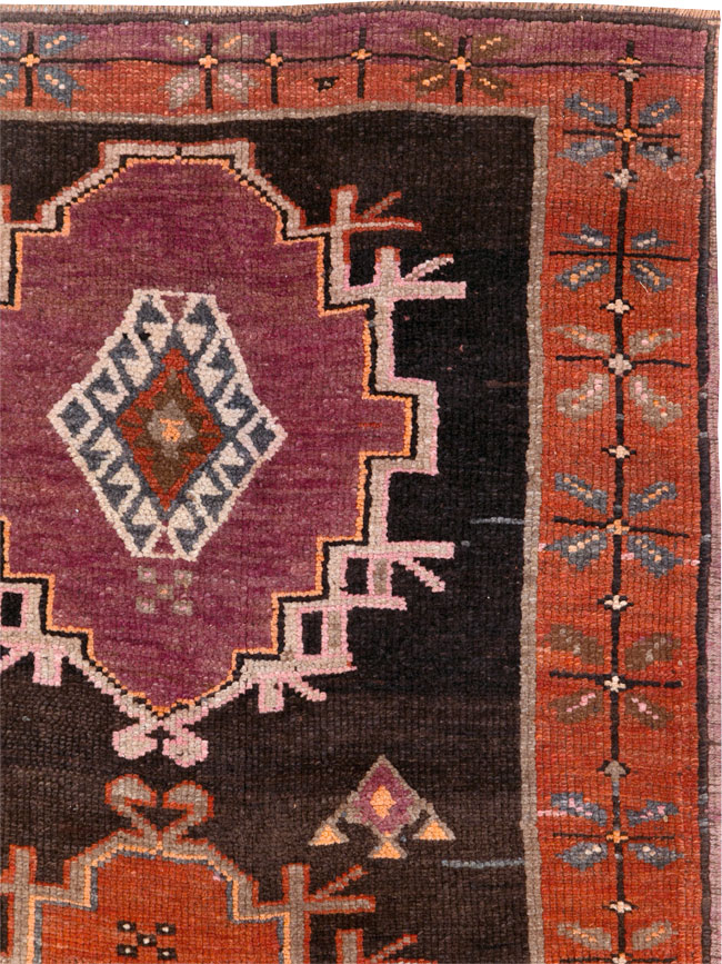Vintage Turkish Anatolian Small Room Size Carpet, No.31479 - Staging