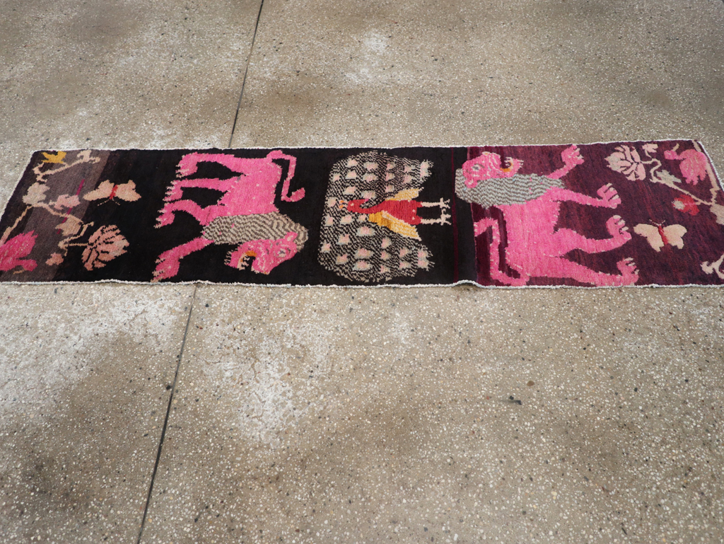 Vintage Tibetan Small Pictorial Runner, No.31487 - Staging