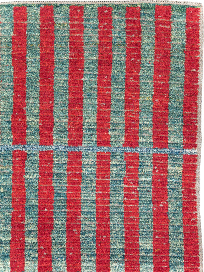 Contemporary Turkish Art Deco Style Accent Carpet, No.31500 - Staging