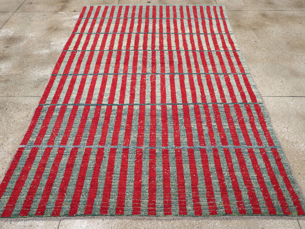 Contemporary Turkish Art Deco Style Accent Carpet, No.31500 - Staging
