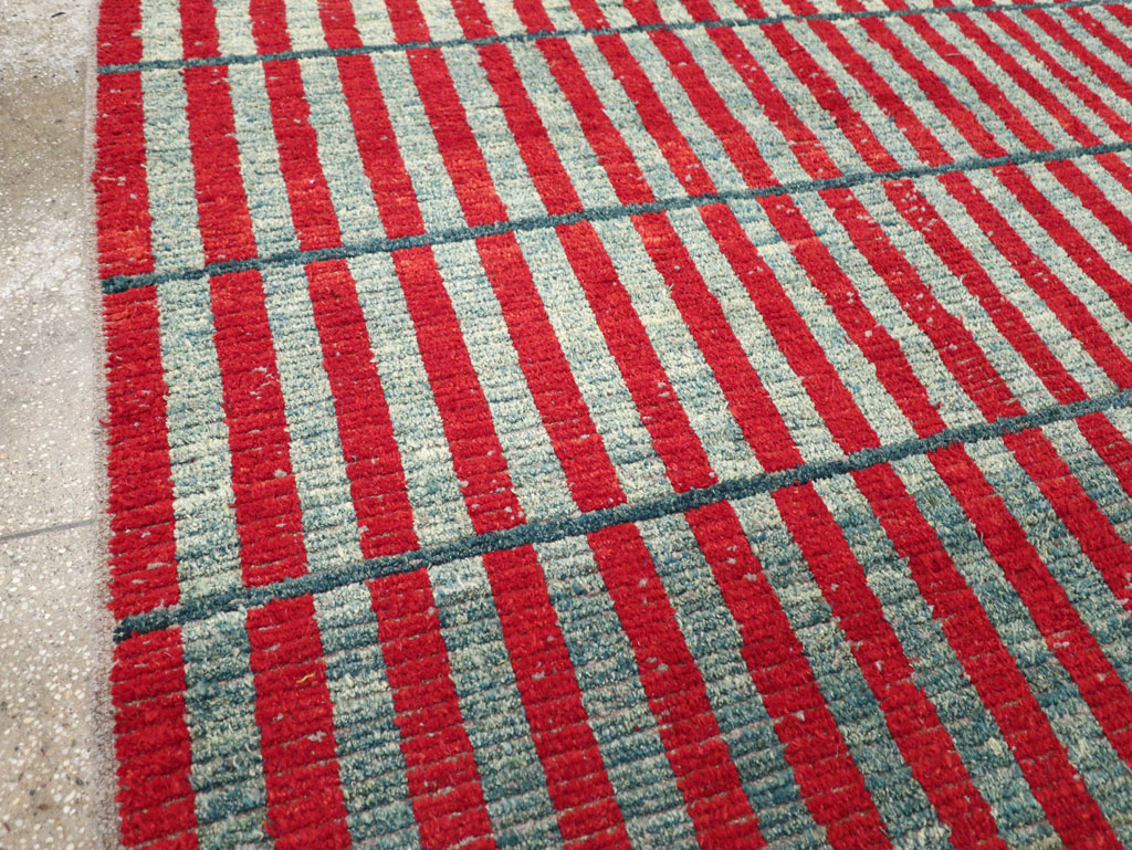 Contemporary Turkish Art Deco Style Accent Carpet, No.31500 - Staging