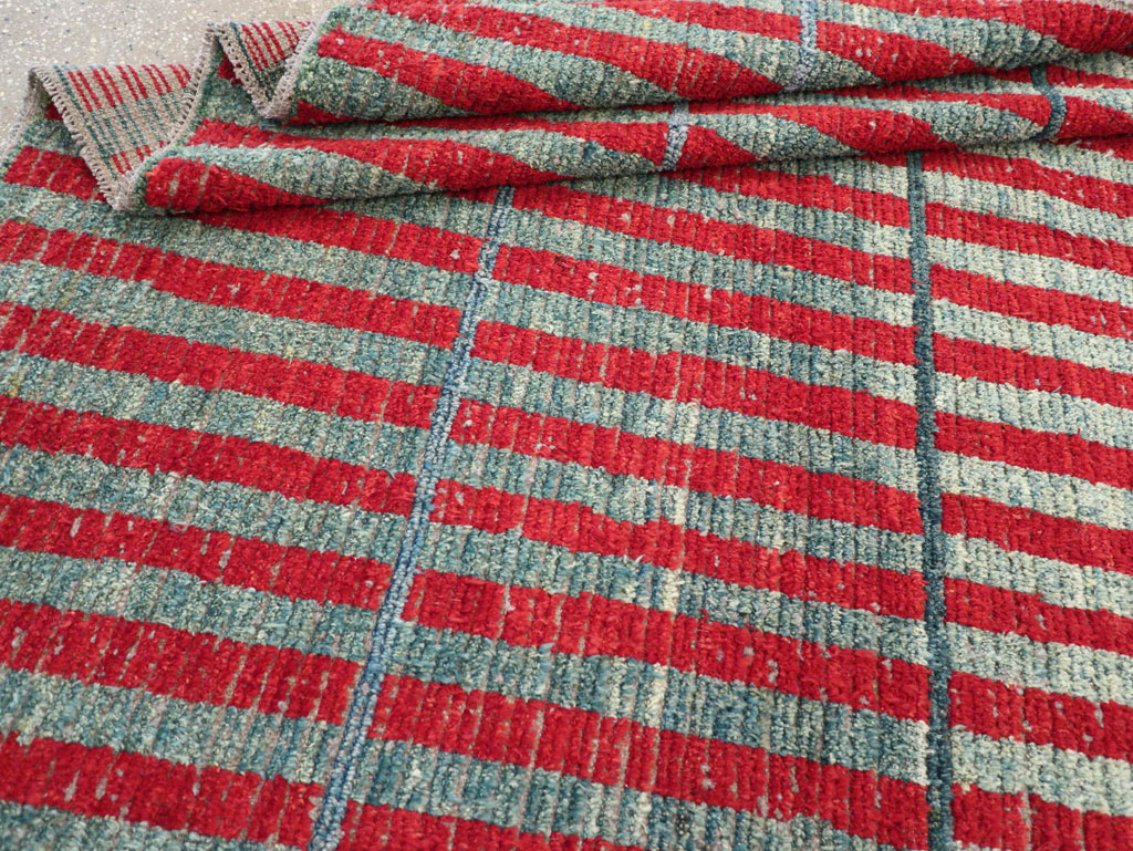 Contemporary Turkish Art Deco Style Accent Carpet, No.31500 - Staging