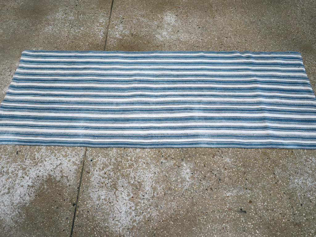 Vintage Persian Flatweave Kilim Throw Rug, No.31520 - Staging