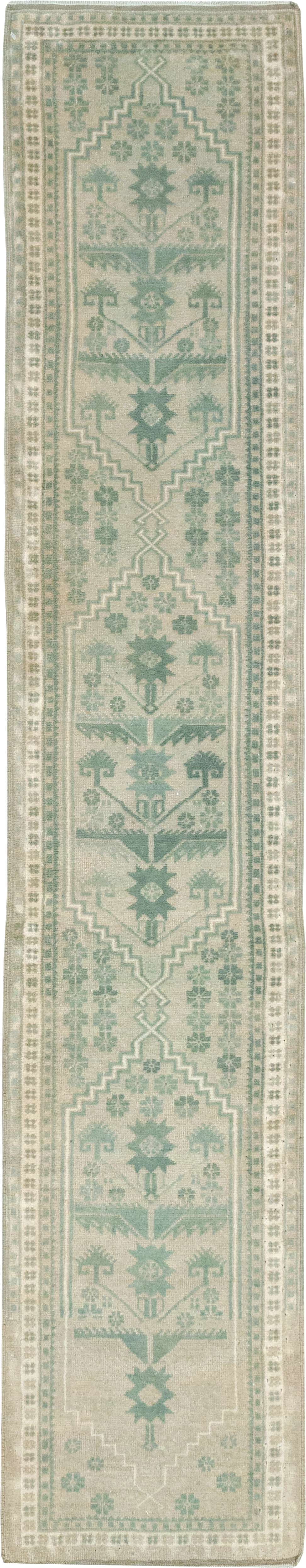 Vintage Turkish Anatolian Runner, No.31528 - Staging