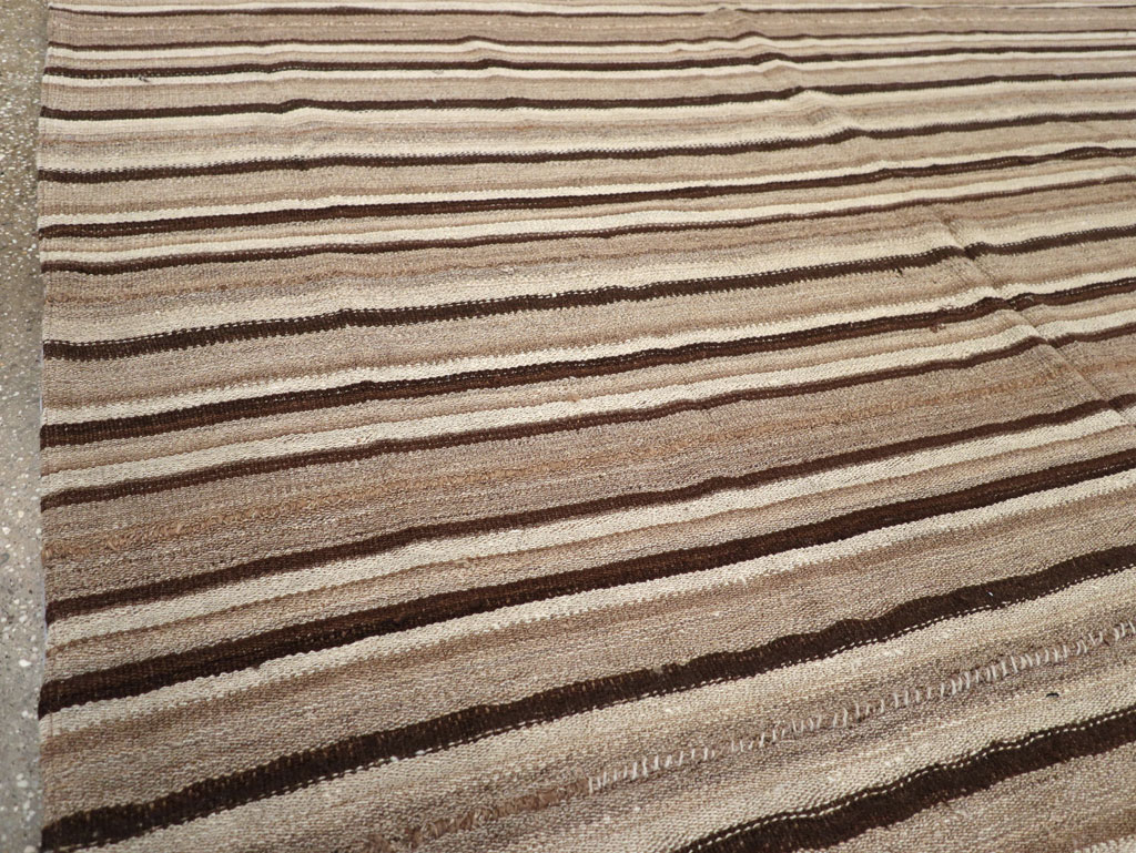 Vintage Turkish Flatweave Kilim Square Room Size Carpet, No.31529 - Staging