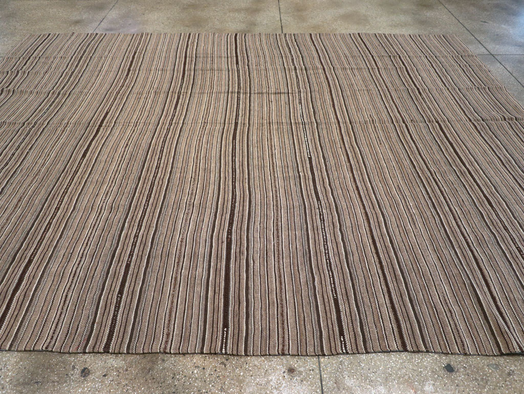 Vintage Turkish Flatweave Kilim Room Size Carpet, No.31530 - Staging