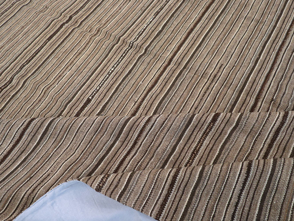 Vintage Turkish Flatweave Kilim Room Size Carpet, No.31530 - Staging