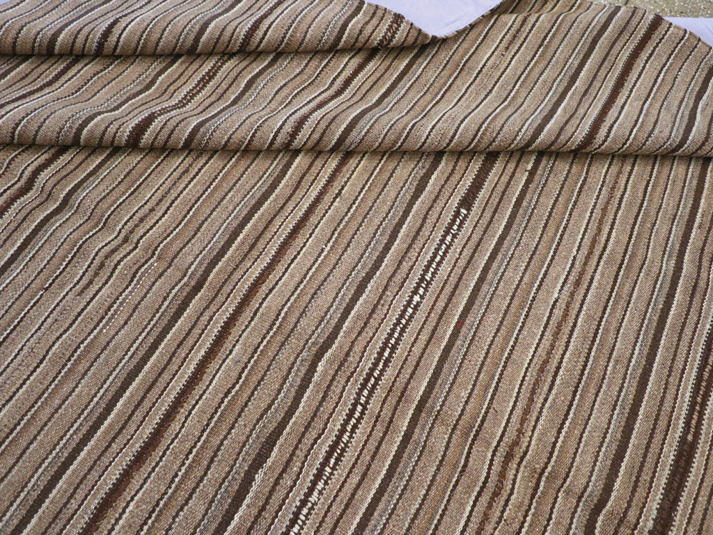 Vintage Turkish Flatweave Kilim Room Size Carpet, No.31530 - Staging