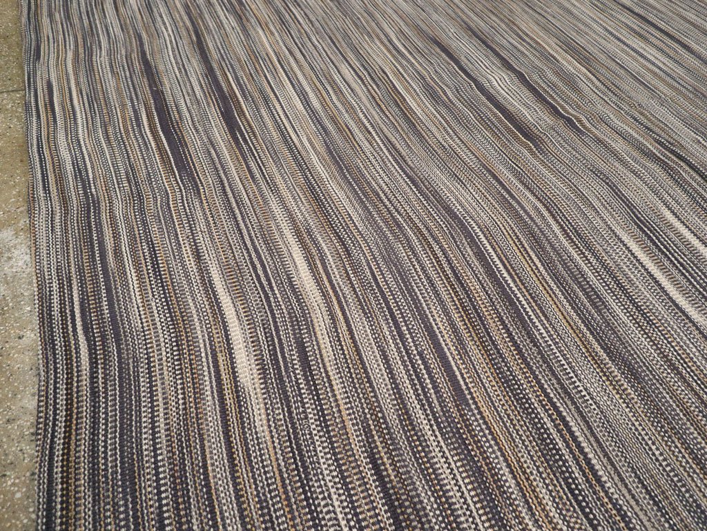 Modern Turkish Flatweave Kilim Room Size Carpet, No.31539 - Staging