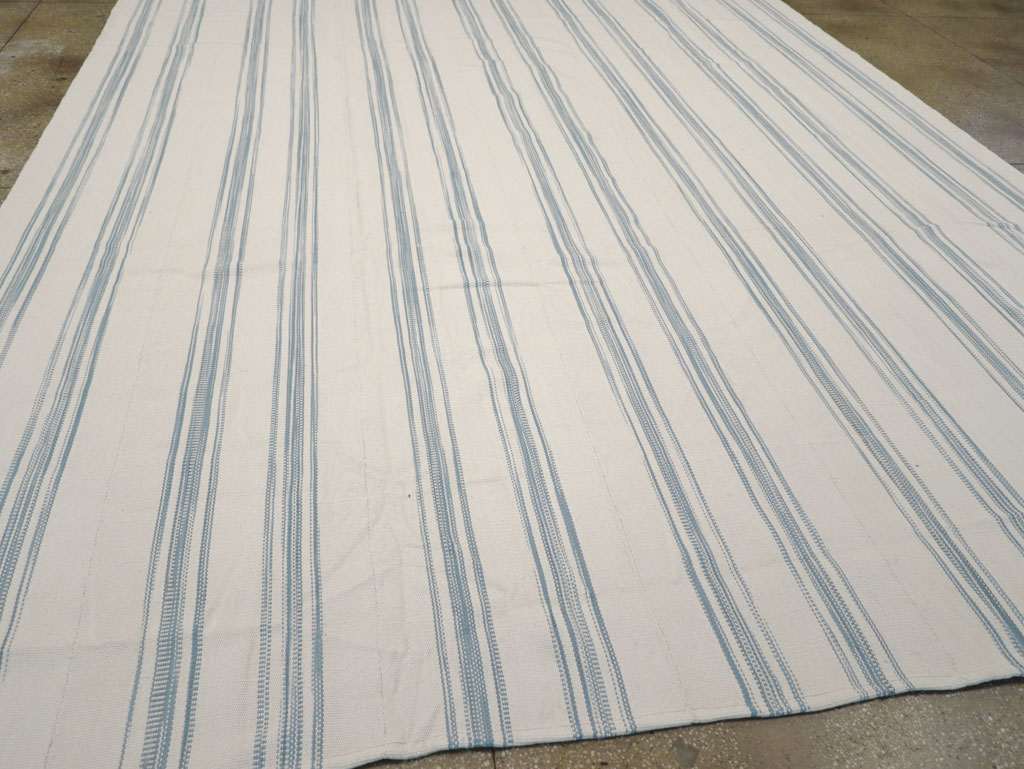 Modern Turkish Flatweave Room Size Carpet, No.31540 - Staging