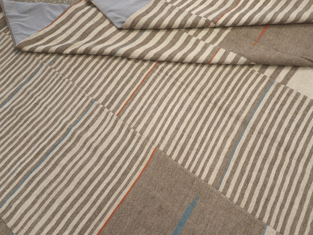 Modern Turkish Flatweave Large Room Size Carpet, No.31543 - Staging