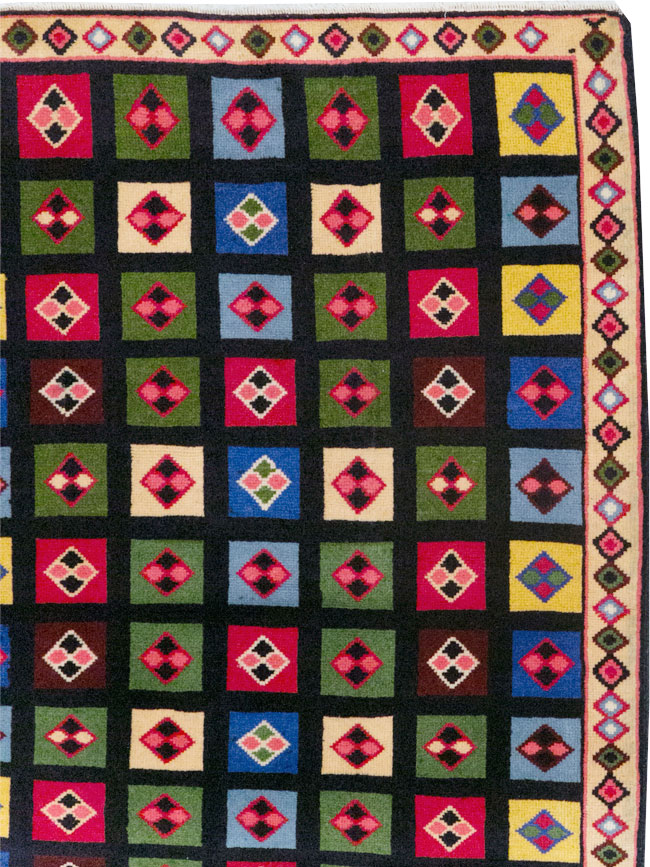 Vintage Persian Mahal Throw Rug, No.31548 - Staging