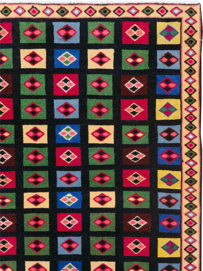 Vintage Persian Mahal Throw Rug, No.31548 - Staging