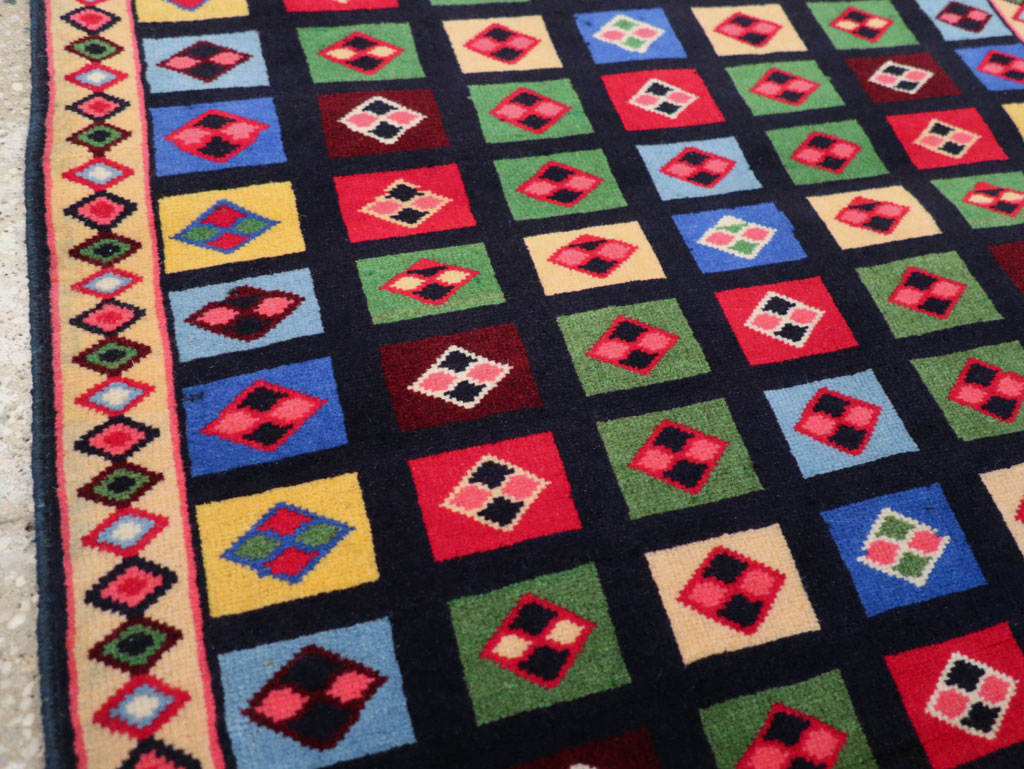 Vintage Persian Mahal Throw Rug, No.31548 - Staging