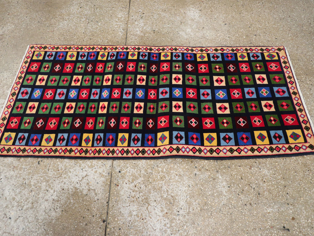 Vintage Persian Mahal Throw Rug, No.31548 - Staging