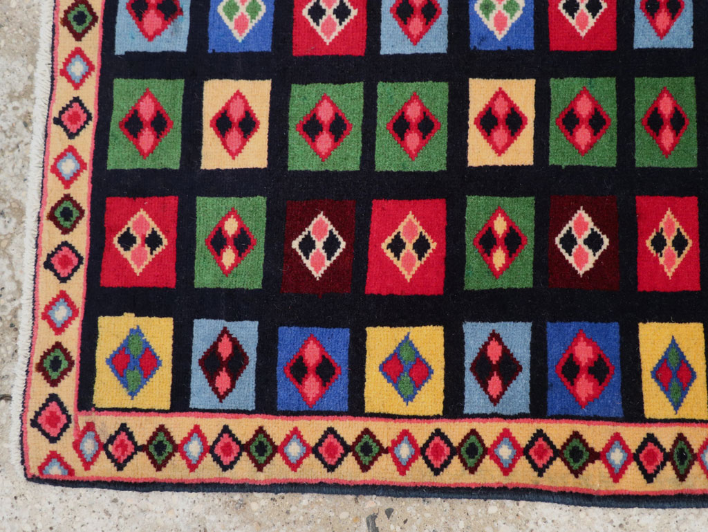 Vintage Persian Mahal Throw Rug, No.31548 - Staging