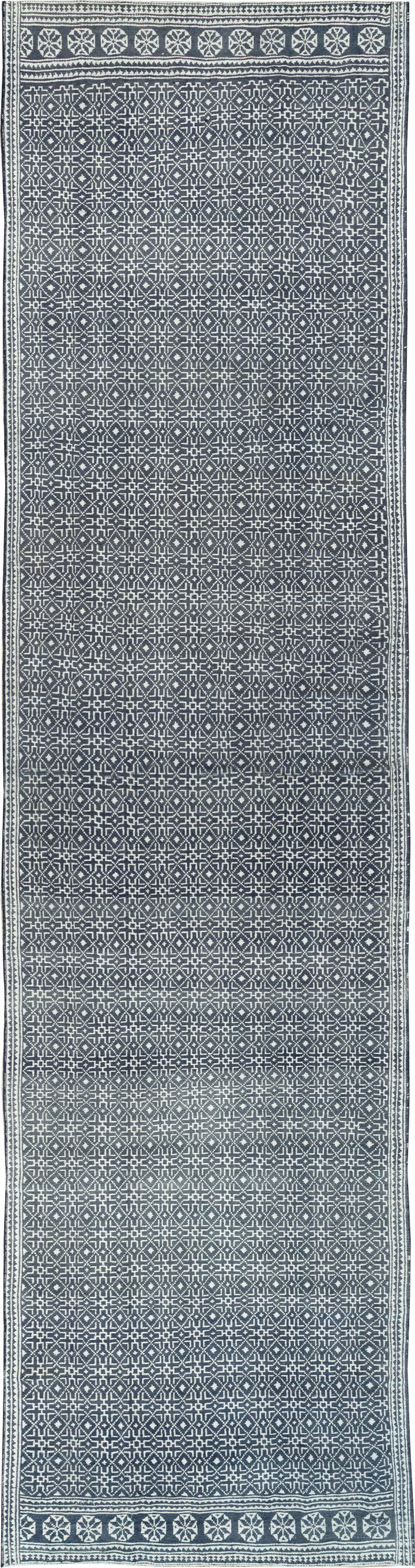 Vintage Persian Flatweave Long and Narrow Gallery Carpet, No.31554 - Staging