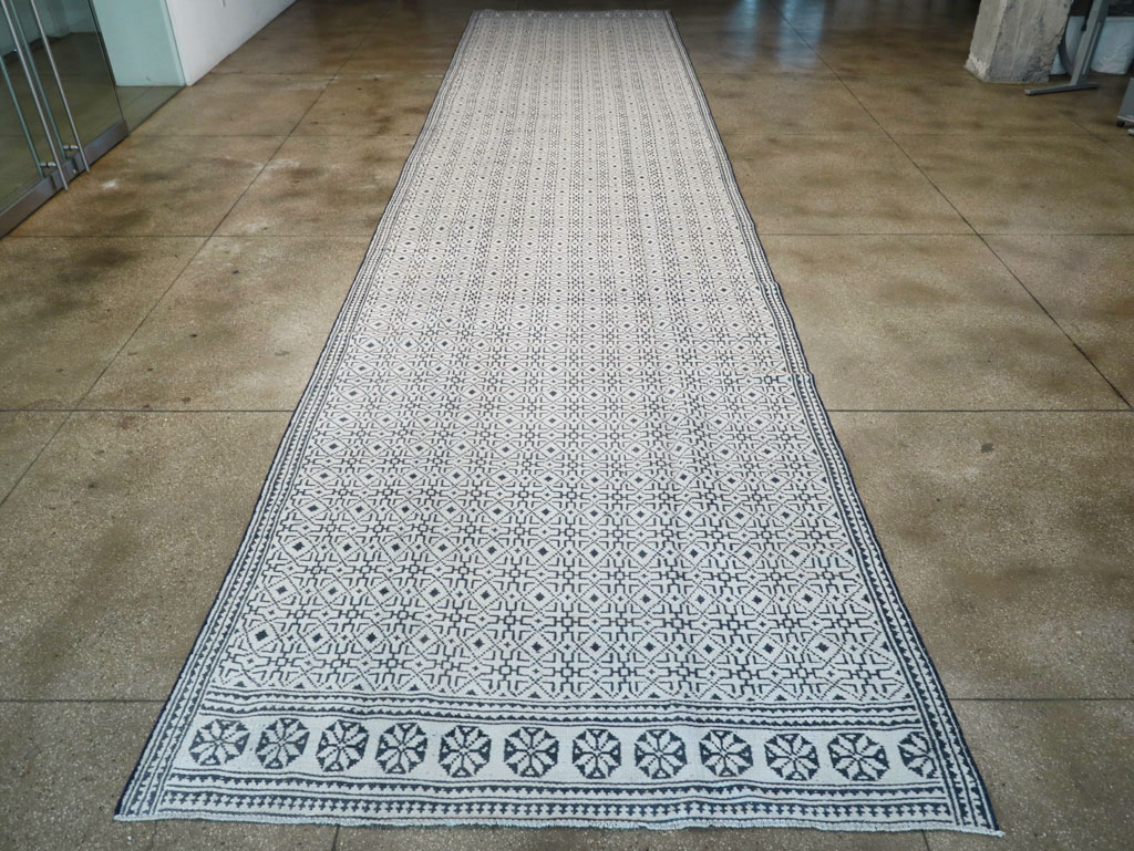 Vintage Persian Flatweave Long and Narrow Gallery Carpet, No.31554 - Staging