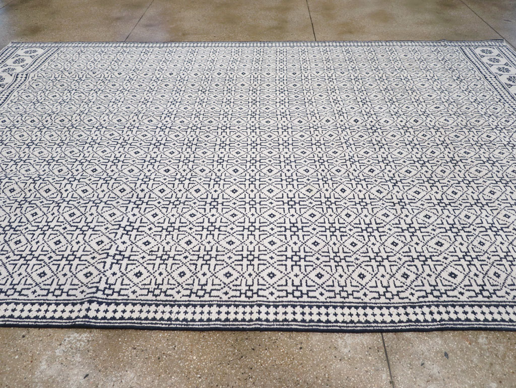 Vintage Persian Flatweave Kilim Room Size Carpet, No.31555 - Staging