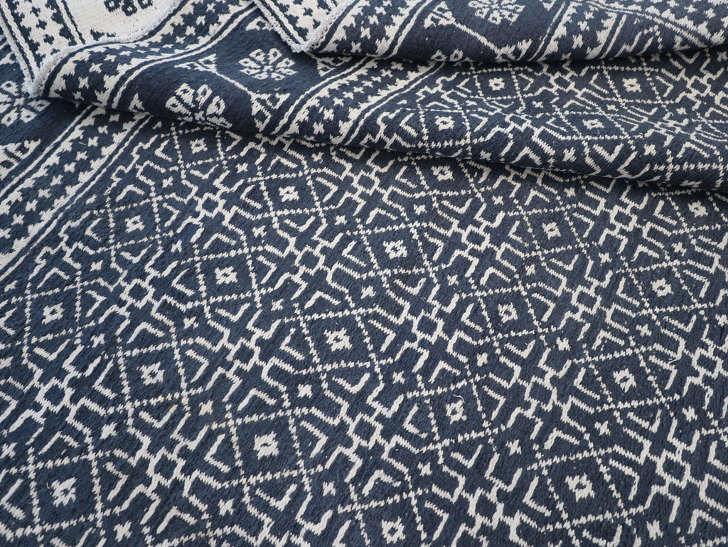 Vintage Persian Flatweave Kilim Room Size Carpet, No.31555 - Staging