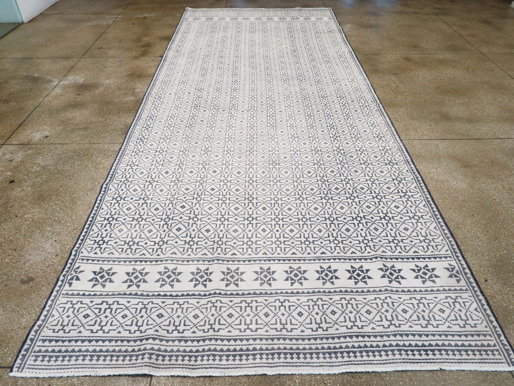 Vintage Persian Flatweave Gallery Carpet, No.31556 - Staging