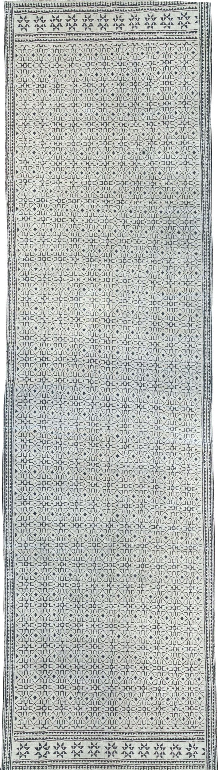 Vintage Persian Flatweave Long and Narrow Gallery Carpet, No.31557 - Staging