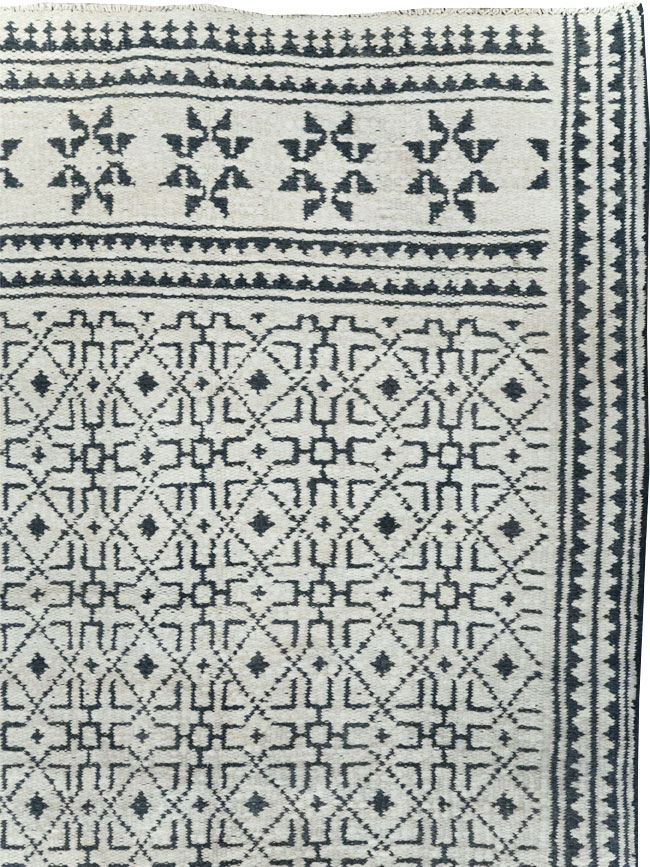 Vintage Persian Flatweave Long and Narrow Gallery Carpet, No.31557 - Staging