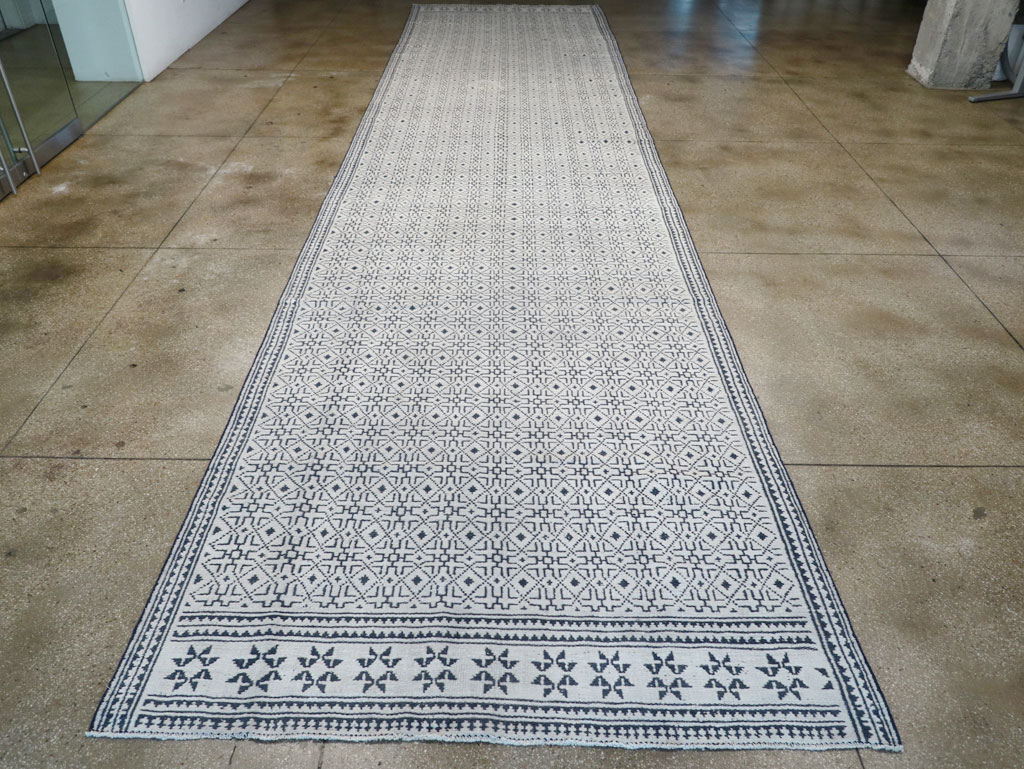 Vintage Persian Flatweave Long and Narrow Gallery Carpet, No.31557 - Staging