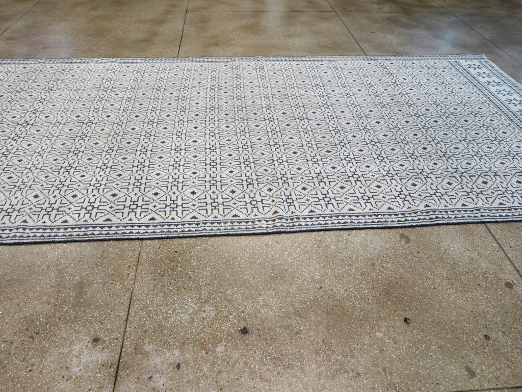 Vintage Persian Flatweave Long and Narrow Gallery Carpet, No.31557 - Staging