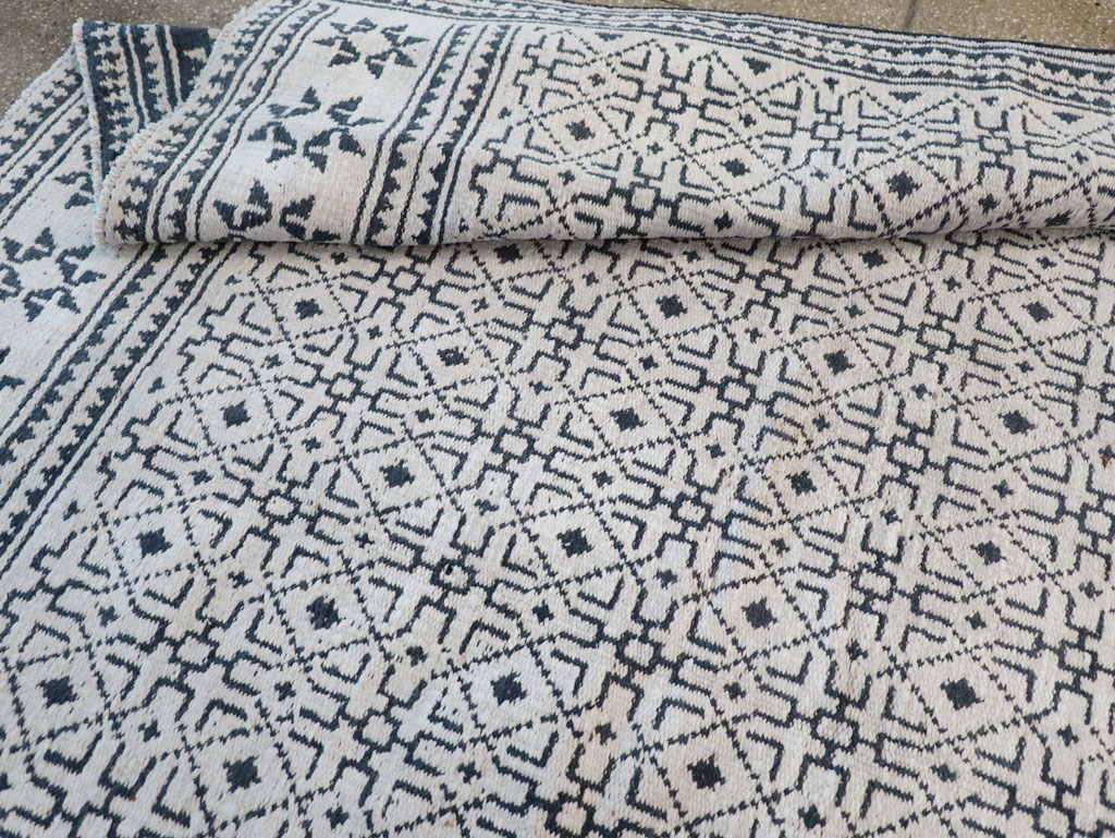 Vintage Persian Flatweave Long and Narrow Gallery Carpet, No.31557 - Staging