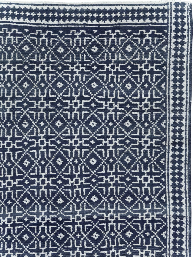 Vintage Persian Flatweave Room Size Carpet, No.31558 - Staging