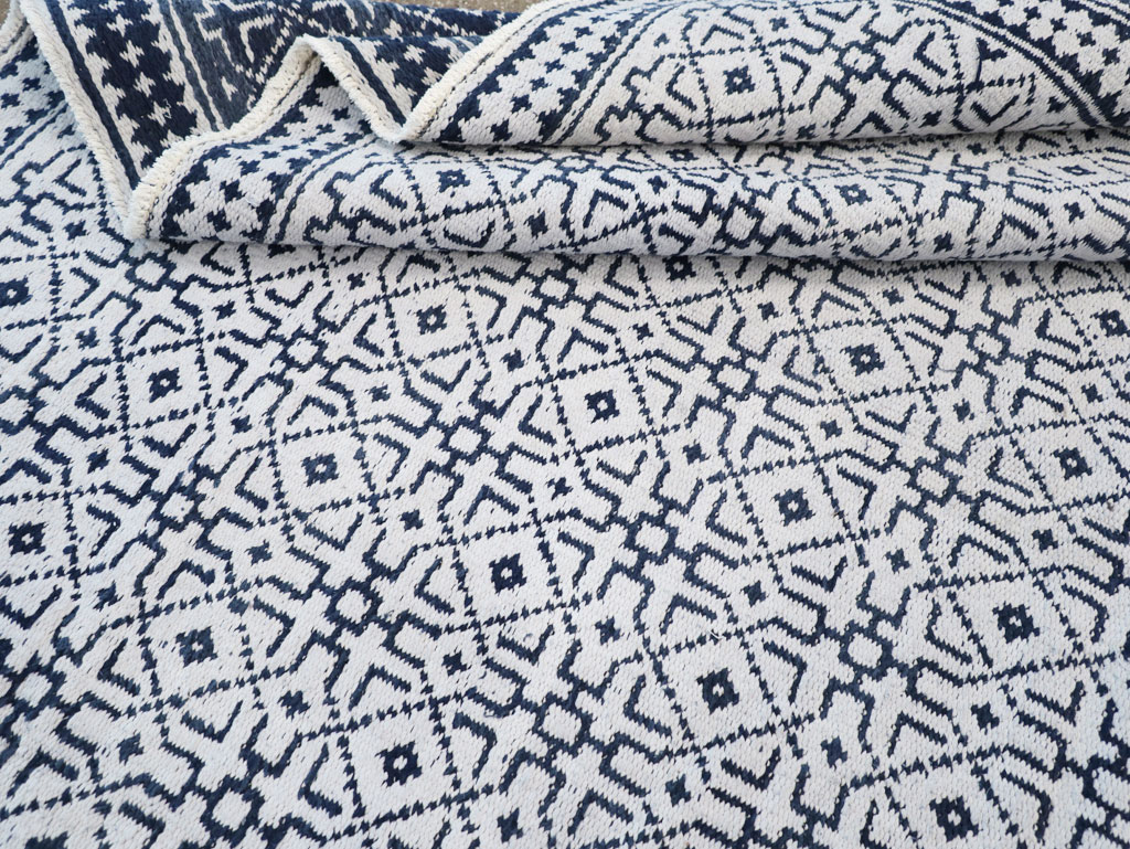 Vintage Persian Flatweave Room Size Carpet, No.31558 - Staging