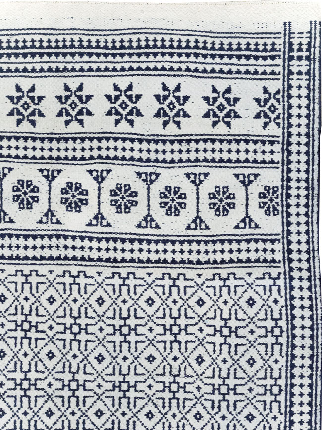 Vintage Persian Flatweave Kilim Large Carpet, No.31559 - Staging