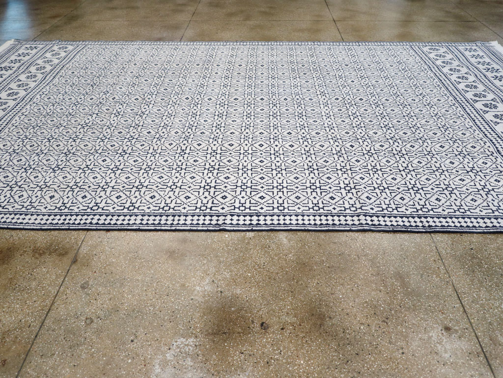 Vintage Persian Flatweave Kilim Large Carpet, No.31559 - Staging