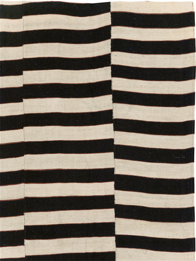 Modern Turkish Flatweave Kilim Room Size Carpet, No.31595 - Staging