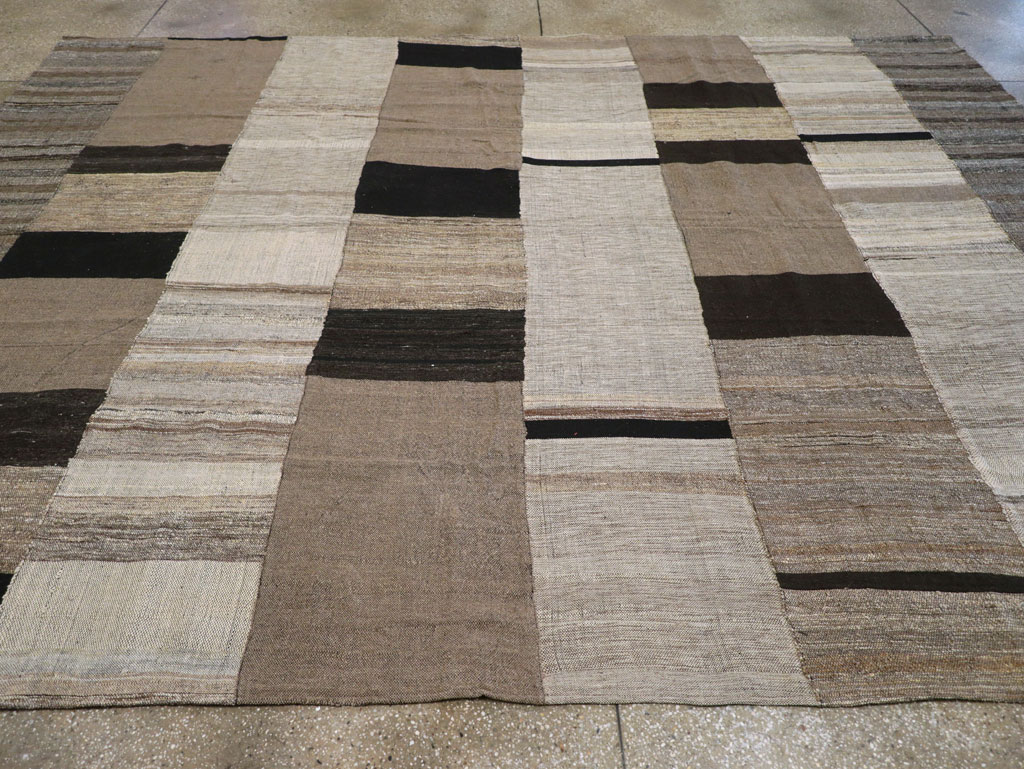 Modern Turkish Flatweave Room Size Carpet, No.31596 - Staging