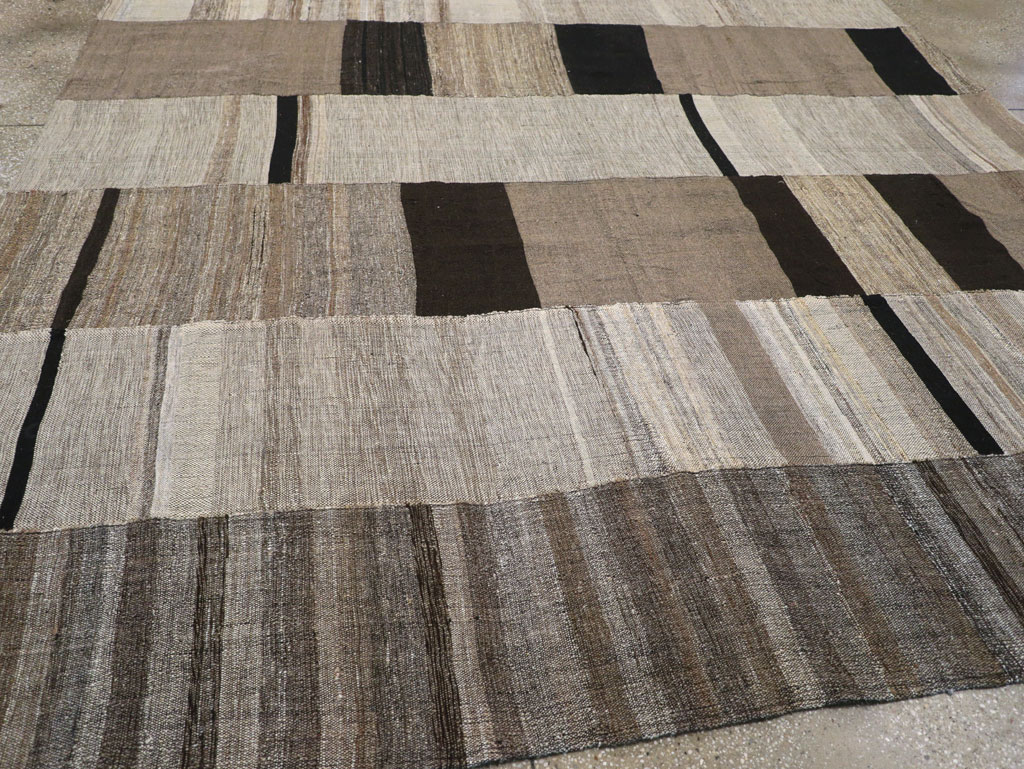 Modern Turkish Flatweave Room Size Carpet, No.31596 - Staging