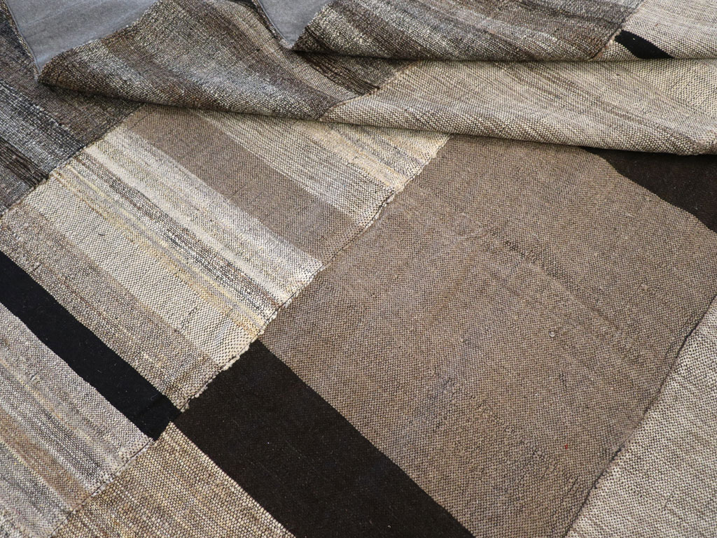 Modern Turkish Flatweave Room Size Carpet, No.31596 - Staging