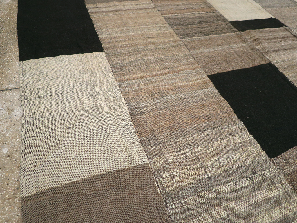 Modern Turkish Flatweave Room Size Carpet, No.31598 - Staging