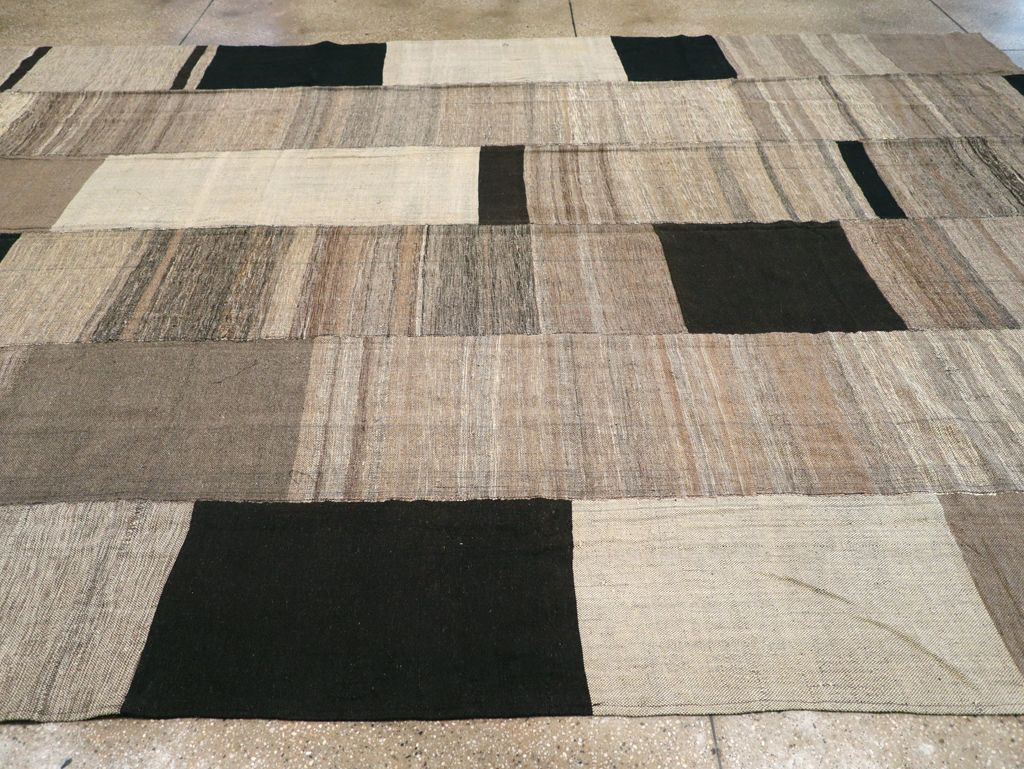 Modern Turkish Flatweave Room Size Carpet, No.31598 - Staging