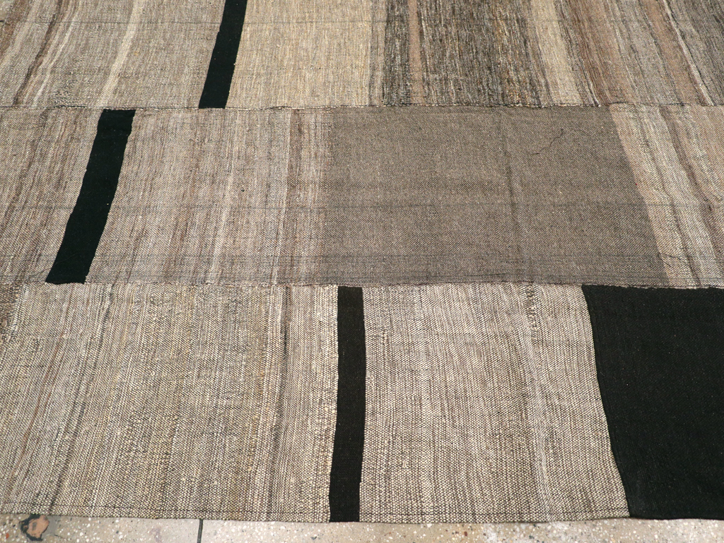 Modern Turkish Flatweave Room Size Carpet, No.31598 - Staging