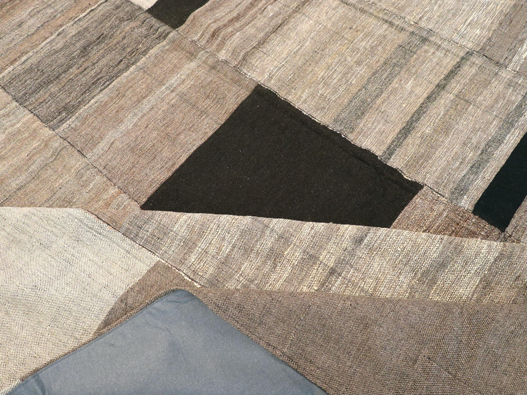 Modern Turkish Flatweave Room Size Carpet, No.31598 - Staging