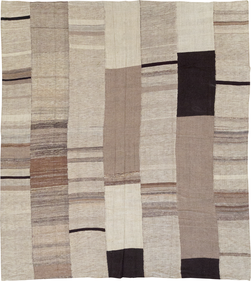 Modern Turkish Flatweave Kilim Square Room Size Carpet, No.31599 - Staging
