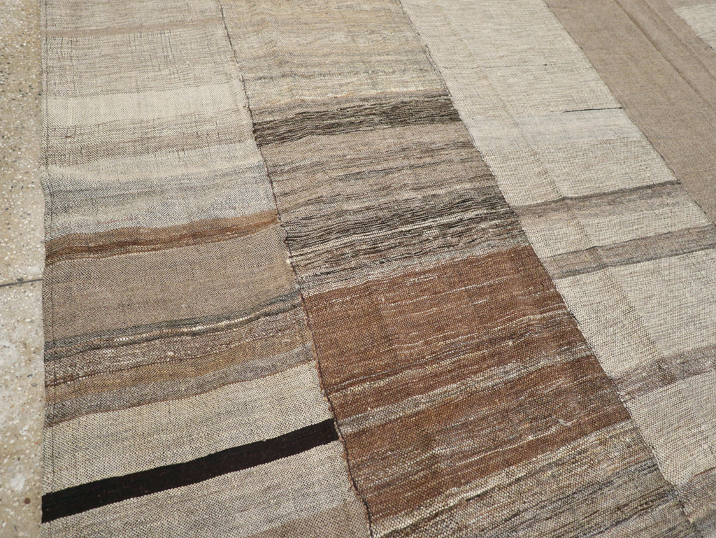 Modern Turkish Flatweave Kilim Square Room Size Carpet, No.31599 - Staging