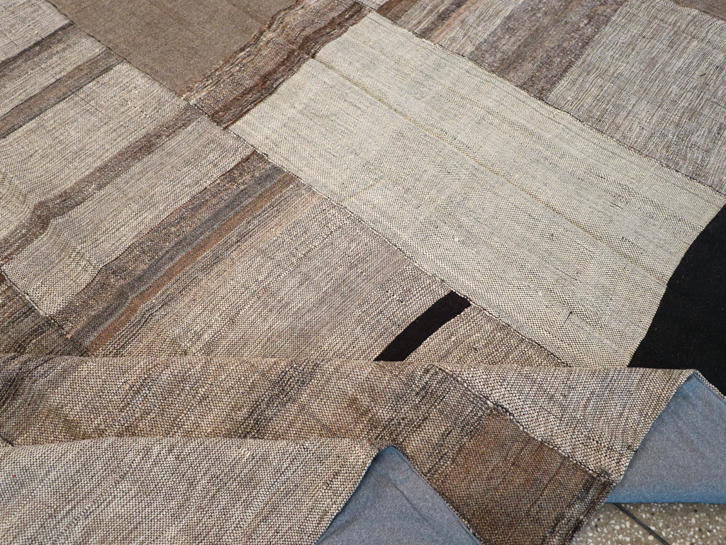 Modern Turkish Flatweave Kilim Square Room Size Carpet, No.31599 - Staging