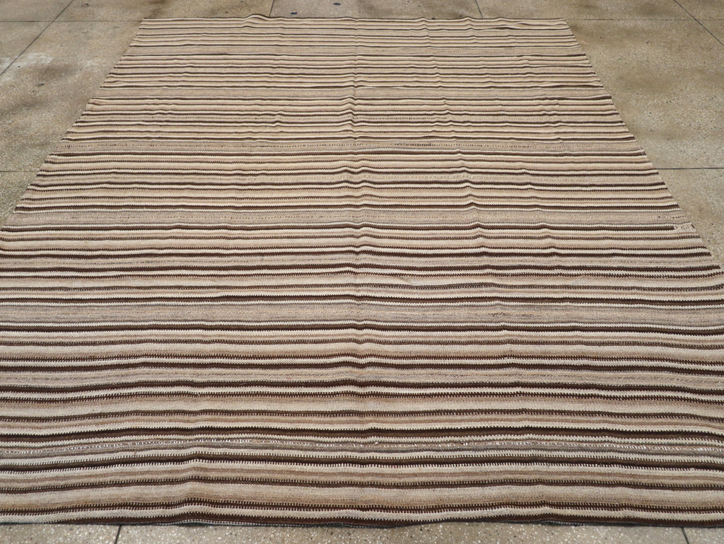 Vintage Turkish Flatweave Kilim Room Size Carpet, No.31600 - Staging